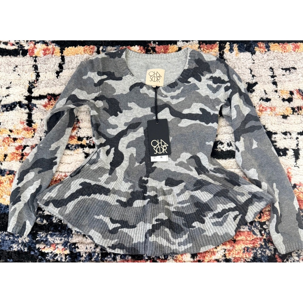 Chaser Womens Camo Peplum Ruffle Pullover Sweater Grey Camouflage CW7559 XS NEW